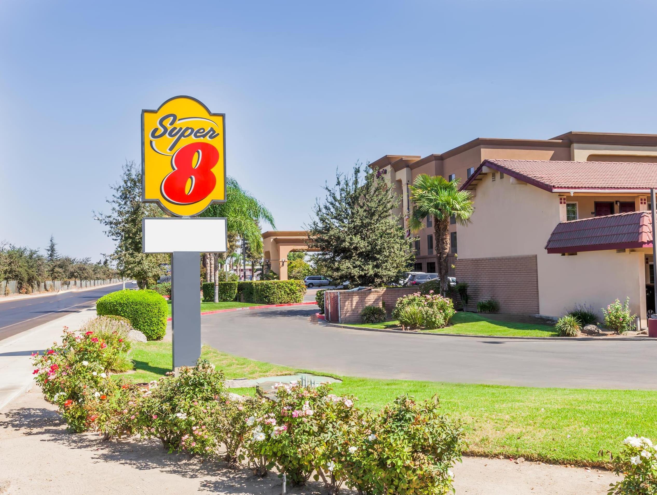 Super 8 By Wyndham Visalia Otel Dış mekan fotoğraf